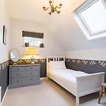Unique Country Cottage Nr Nature Reserve Sleeps 4